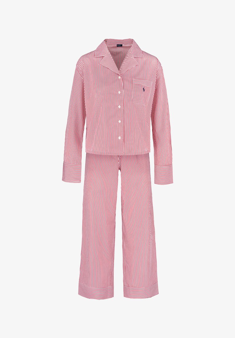 Červeno-bílé pruhované pyžamo, zahrnující dlouhý rukáv, košili na knoflíky s kapsou a široké kalhoty s manžetami.