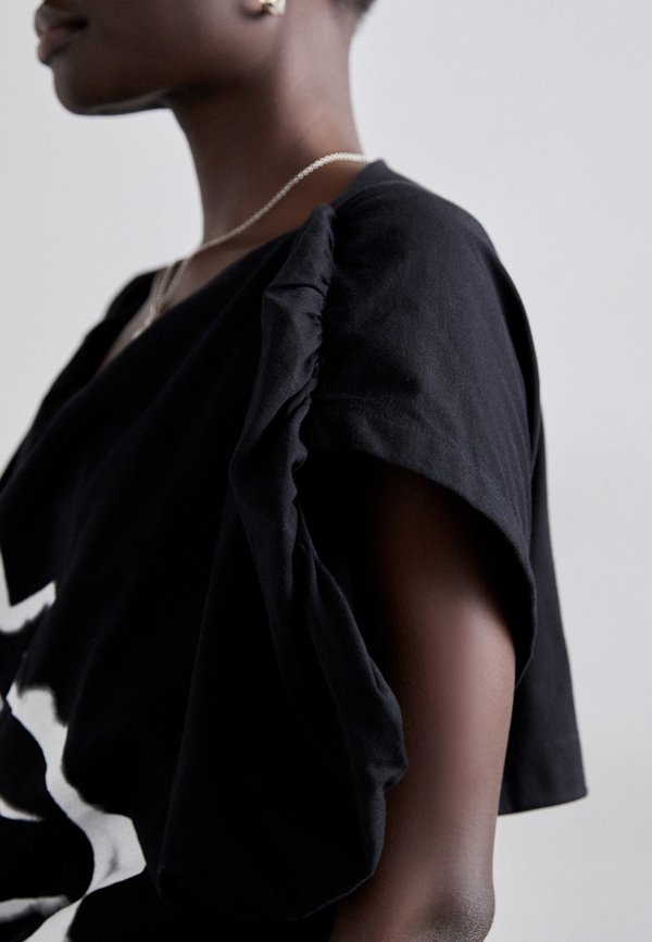 STENCIL HEART  - Print T-shirt4