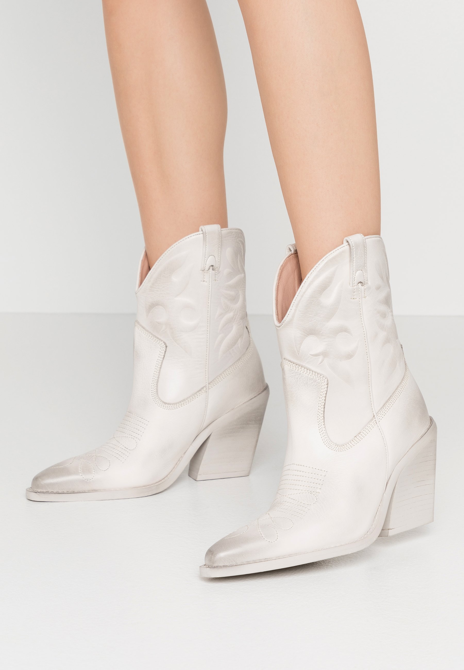 Bronx NEW KOLE - Cowboy-/Bikerlaarsjes - offwhite/crème - Zalando.nl
