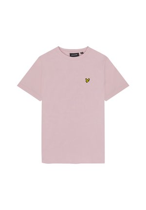 Hellrosa T-Shirt mit kurzen Ärmeln und Rundhalsausschnitt, auf der linken Brust mit kleinem gelbem Vogel-Logo, flach auf weißem Hintergrund liegend.