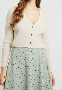 Missguided Kardigan - beige