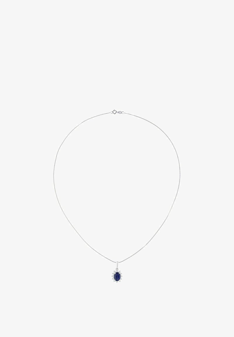 Collar de plata con un colgante ovalado de piedra azul, adornado con pequeñas piedras claras, colgando de una cadena fina.