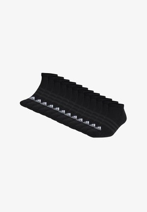 Calcetines de tobillo negros en un pack de diez, con textura acanalada y un logo blanco en el lado. Diseñados para la comodidad y la durabilidad.