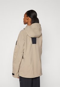 Peak Performance ALPINE GORE-TEX JACKET - Casaco de snowboard - avid beige
