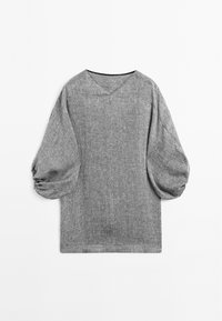 Top in lino grigio con scollatura a V, maniche corte a sbuffo e vestibilità rilassata. Tessuto testurizzato con dettagli di trama sottili. Parte posteriore semplice.