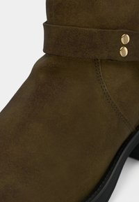 Copenhagen Shoes THE MAGIC MOVE - Kovboju/motociklistu tipa puszābaki - army green