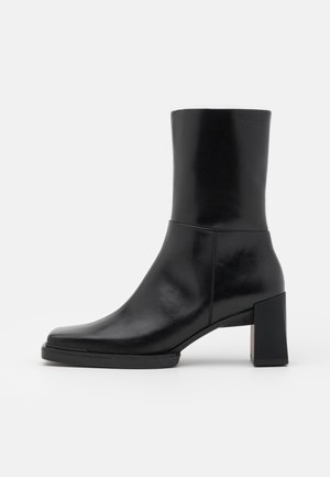 Stivaletti - black