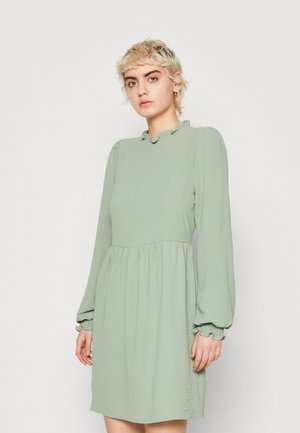 ONLY ONLMETTE HIGHNECK DRESS - Φόρεμα ημέρας - green