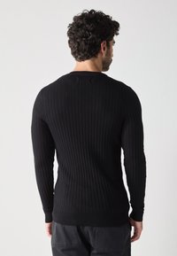 Pier One Neule - black