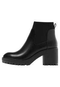 Stradivarius Kotníková obuv - black
