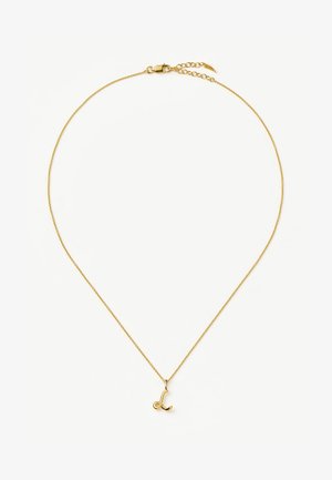 Λεπτό χρυσό κολιέ με αλυσίδα, με μικρό κρεμαστό στοιχείο σε καλλιγραφικό στυλ με το γράμμα "L" και ρυθμιζόμενο κούμπωμα σε λευκό φόντο.