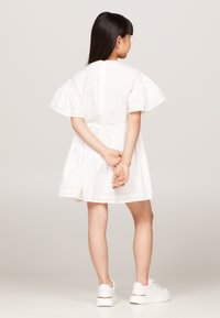 Tommy Hilfiger BRODERIE ANGLAISE DRESS - Kasdienė suknelė - ancient white