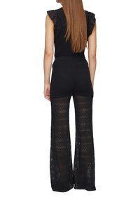 QS Pantalon classique - schwarz