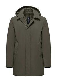 Parka verde oliva con cappuccio, dotata di un interno trapuntato, due tasche laterali e polsini neri. Texture liscia, design semplice.