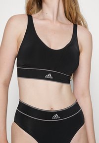 adidas Sportswear REMOVABLE COOKIES - Sportovní podprsenky s lehkou oporou - black