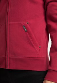 Schmuddelwedda Mikina na zip - red