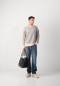 Scotch & Soda DROPPED SHOULDER PULLOVER - Strickpullover - grey melange/ eggnog
