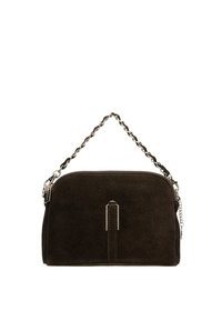 Petit sac à main en daim noir avec une anse chaîne dorée et un détail de sangle avant, avec une fermeture éclair sur le dessus.