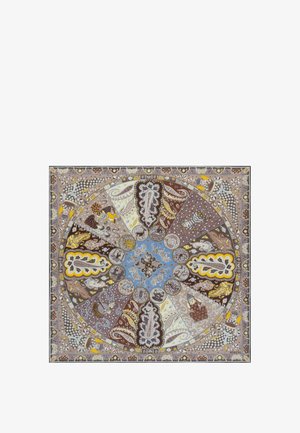 Quadratischer Schal mit einem kreisförmigen Paisley-Muster in Braun, Beige, Gelb und Blau, das filigrane florale und abstrakte Designs zeigt.