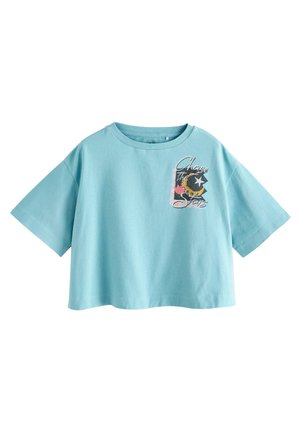 Helles blauer, kurz geschnittener T-Shirt aus Baumwolle, mit kurzen Ärmeln und einem bedruckten Grafikdesign mit Sternen und Text auf der Vorderseite.