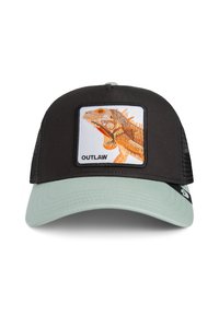 Melna cepure ar piparmētru zaļo vizieri, kurai ir taisnstūra izšūta uzlīme ar iguanu un vārdu "OUTLAW" biezā melnā fontā.