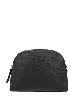 Borsetta in pelle nera con superficie testurizzata, forma arrotondata, chiusura a zip e un pon pon laterale. Presenta un logo discreto sul davanti.