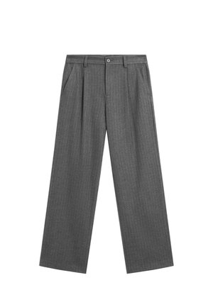 Grijze pantalon met een krijtstreepprint en een wijde pijp. De broek heeft een knoopsluiting, plooien en een soepele textuur.