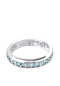 Silberring (925) mit einer Reihe heller blauer Steine entlang des Rings, glatte polierte Oberfläche und abgerundetes Design.