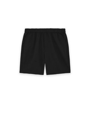 Crne kratke hlače s elastičnim strukom i bočnim džepovima, dizajnirane za ležerno ili sportsko nošenje, prikazane ravno na bijeloj pozadini.