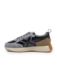 MUNICH XEMINE - Trainers - varnish black