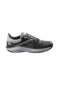 Schwarzer Sportschuh mit strukturiertem Obermaterial, weißen Akzenten und einem eleganten Design. Verfügt über eine gepolsterte Sohle und ein Schnürsystem für einen sicheren Sitz.