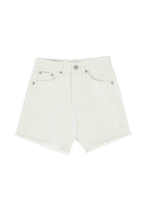 Witte denim shorts met knopen aan de voorkant en ritssluiting, vijf zakken en rafelige zoom.