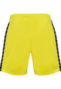 Gelbe Sportshorts mit einem elastischen Bund, schwarzen Seitenstreifen mit einem karierten Muster und glattem, leichtem Stoff.