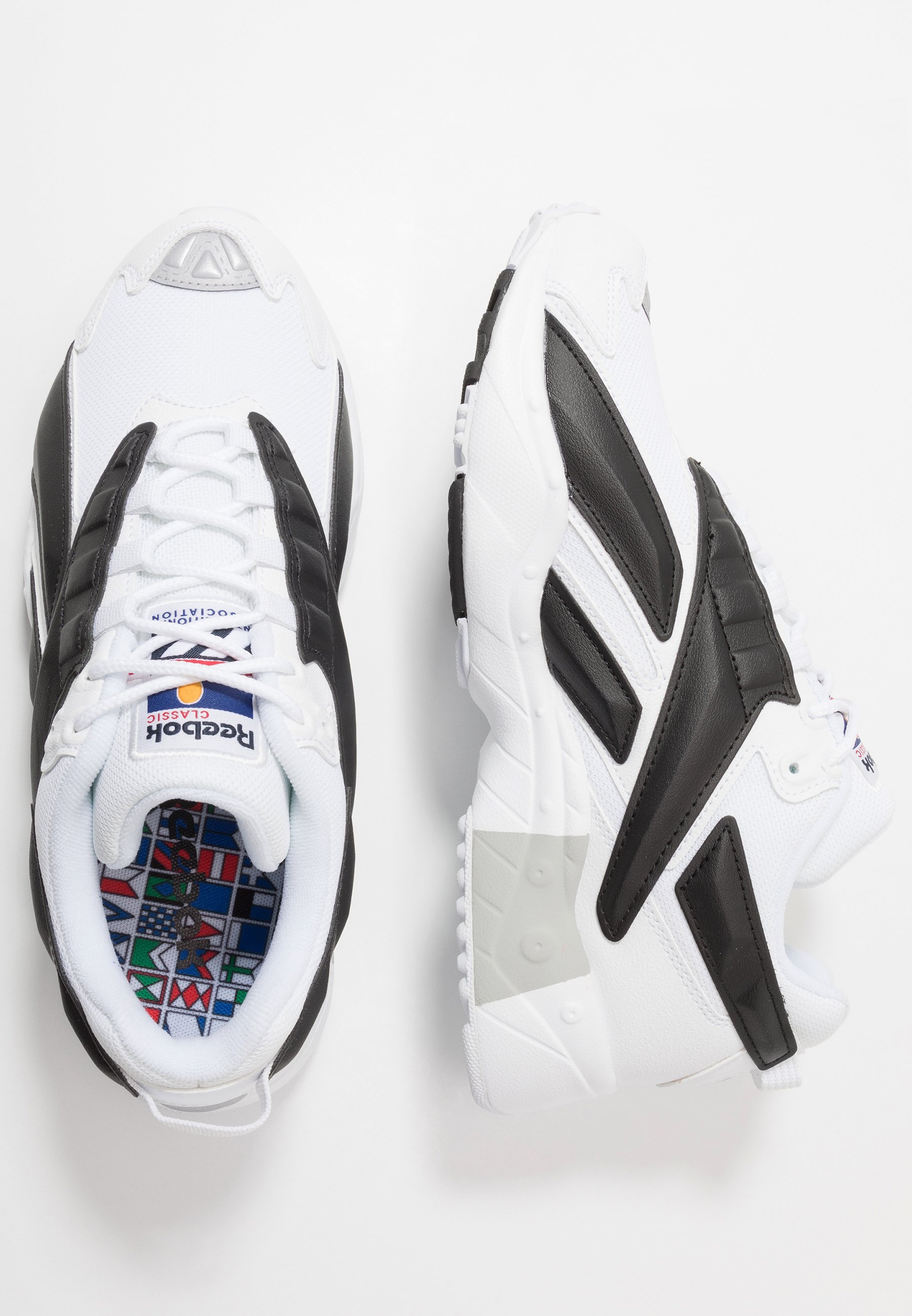 INTV 96 SHOES Sneakers whiteblack INTV 96 SHOES Sneakers whiteblack