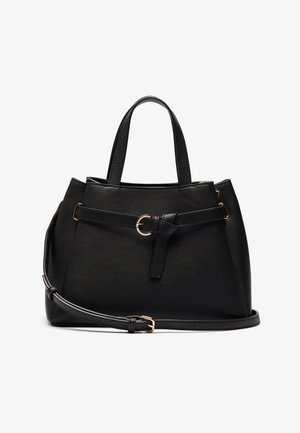 Bolsa de mão em pele sintética preta com alças duplas, alça de ombro removível, acabamentos dourados e detalhe decorativo em forma de cinto na parte da frente.