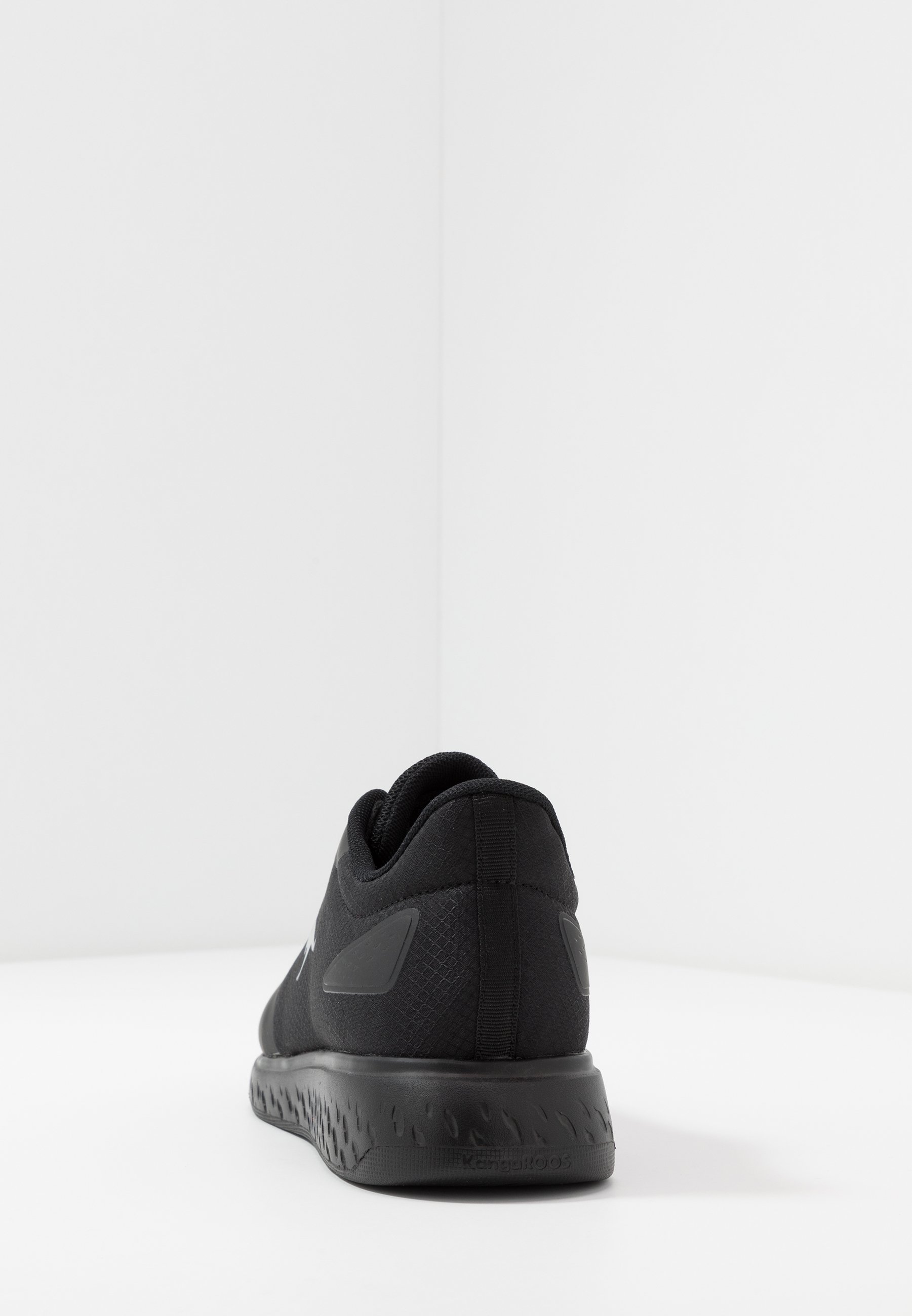 KangaROOS K ACT FEEL Joggesko jet blackmono Zalando.no KangaROOS K ACT FEEL Joggesko jet blackmono Zalando.no