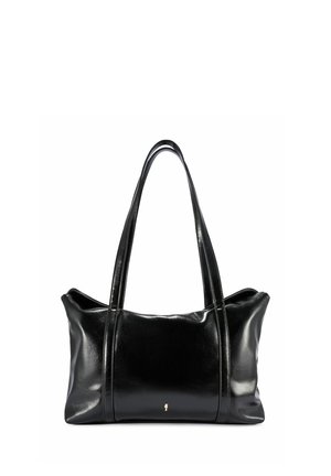 Czarna skórzana torba typu tote z długimi paskami na ramię i małym złotym emblematem na środku przodu.