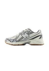 Unselected, off white black