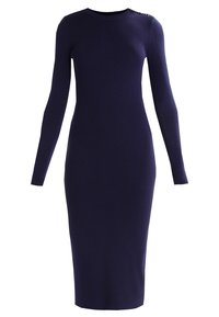 Robe midi en maille côtelée bleu marine à manches longues, col rond et trois boutons sur l'épaule gauche.