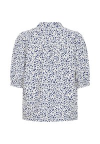 Blouse blanche ample avec imprimé floral bleu, manches courtes bouffantes et détail froncé au dos.