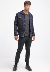 Levi's® THE TRUCKER - Kurtka jeansowa