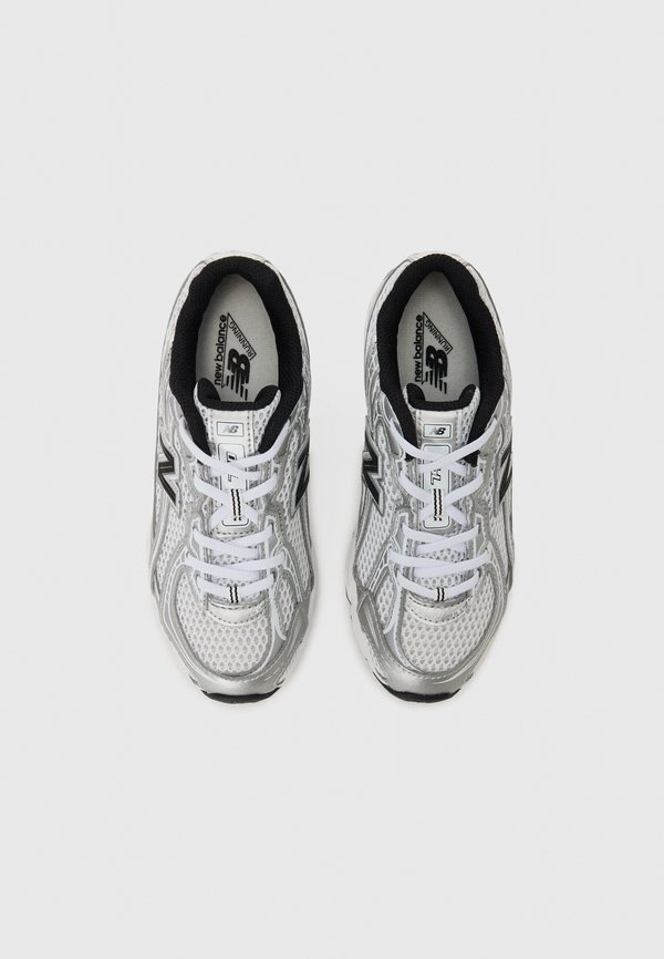 PZ740 UNISEX - Trainers4