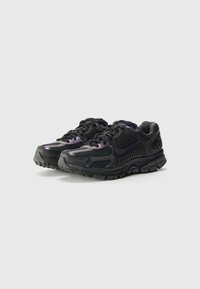 Nike Sportswear ZOOM VOMERO 5 - Športni copati - black/anthracite/white