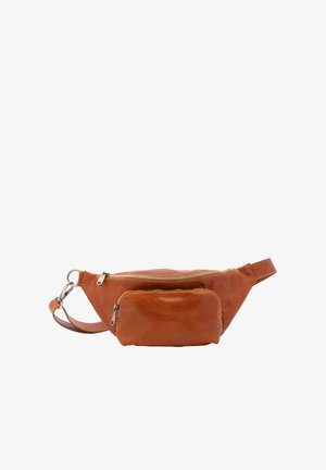 Bruine leren heuptas met twee met ritssluiting afgesloten vakken en een verstelbare riem met metalen gesp.