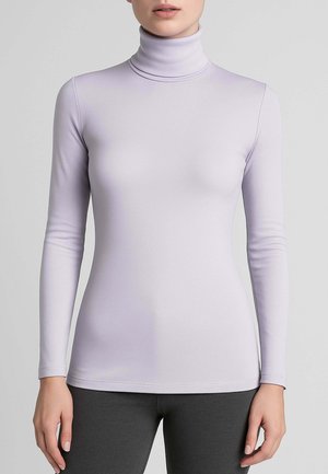 Maglione turtleneck a maniche lunghe in lavanda, realizzato in un tessuto elasticizzato, con un design aderente e una texture morbida, caratterizzato da un collo alto e spalle senza cuciture.