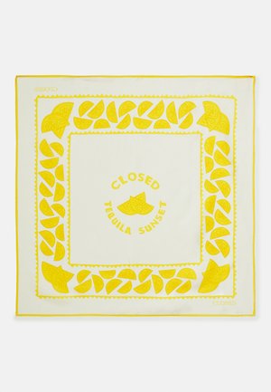 Žlutý šátek s vzorem plátku citronu podél okraje a nápisem "CLOSED TEQUILA SUNSET" uprostřed. Bavlněná tkanina.