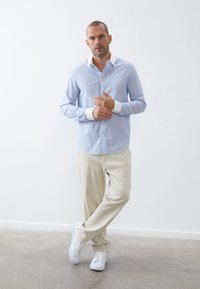 Pier One Pluus - blue/white