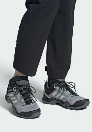 over the shoulder hiking bag