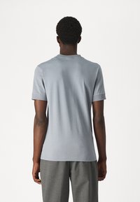 DRYKORN ANTON - Basic póló - blau