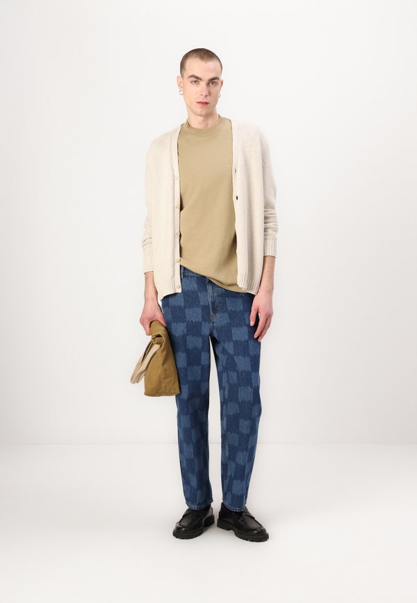 BARREL JÄKÄLÄ UNISEX - Relaxed fit jeans - mid indigo4